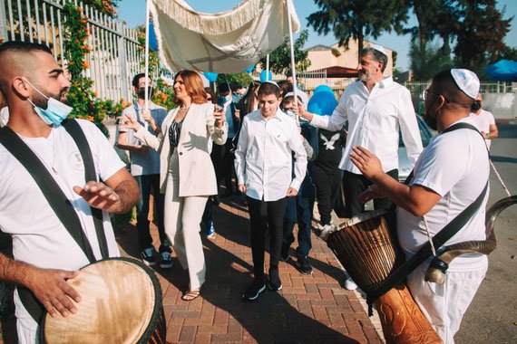 התהלוכה - בית הכנסת הגדול קרית אונו