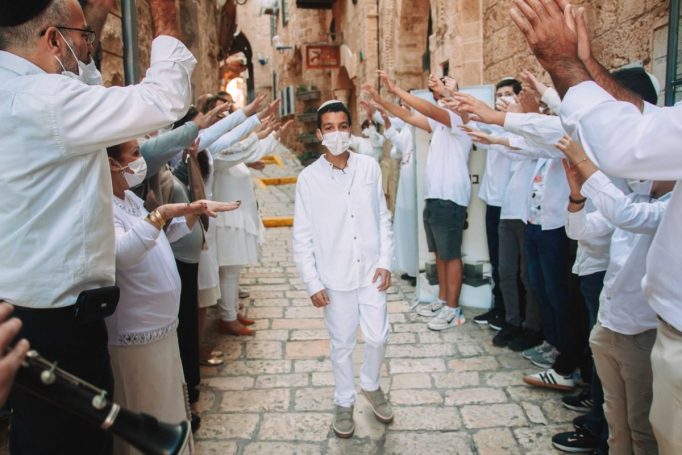 מקבלים את פני החתן