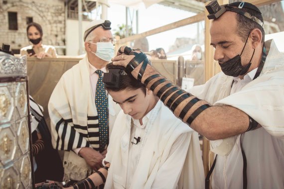 ברוך שפטרנו מעונשו של זה - אמר האבא