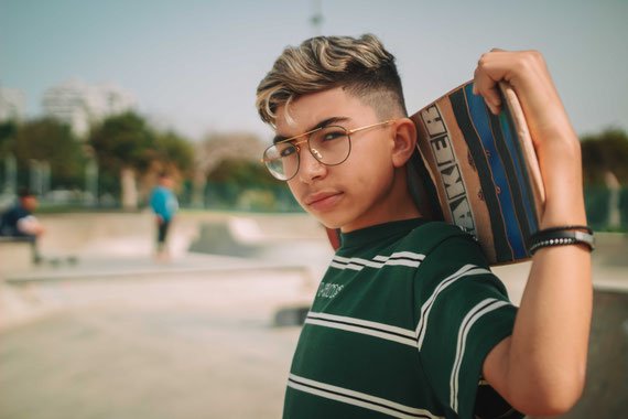 הסקייט והנער | בוק בר מצווה בסקייטפארק נתניה