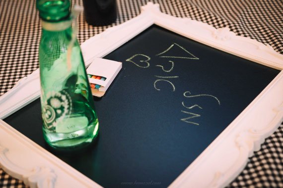 עיצוב שולחנות לאירוע ברית בבית