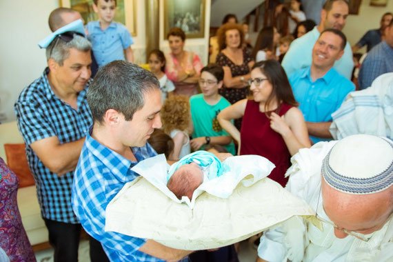 טקס הברית בבית | צילום ברית מילה בתוך בית