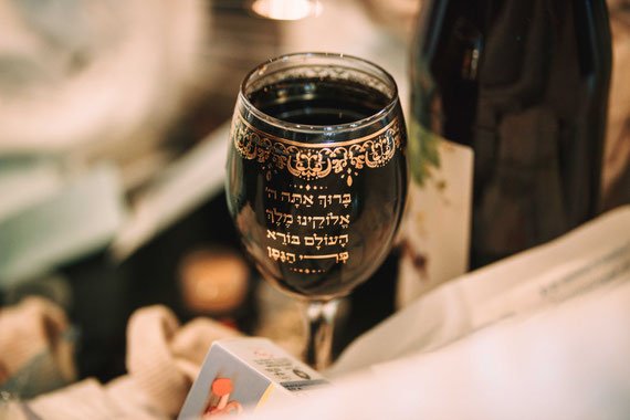 כוס יין בטקס הברית | צילום אירוע קטן באוריאנה אור יהודה