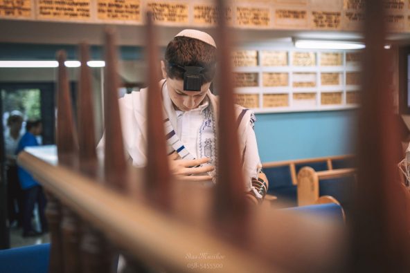 חתן מוכן לטקס - עליה לתורה