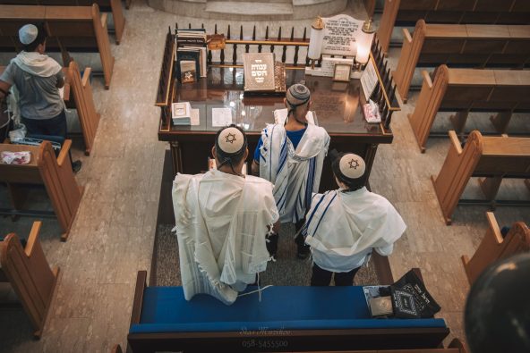 צילום הטקס מלמעלה - עליה לתורה