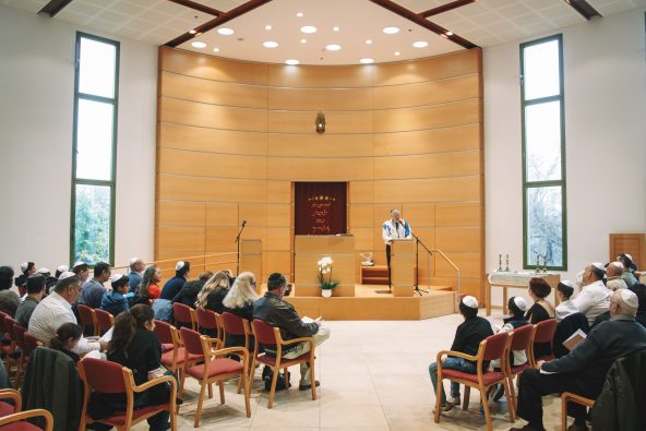 היכל בית הכנסת בזמן הטקס - בית הכנסת הרפורמי דרכי נועם