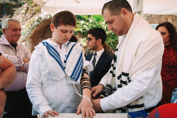 טקס בר מצווה רפורמי בכותל - עזרת ישראל
