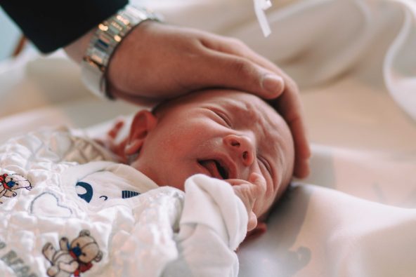 אל תבכה - צילום ברית בבית